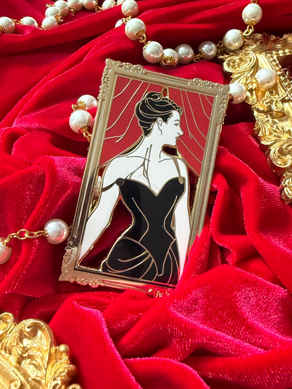 Madame X - B GRADE