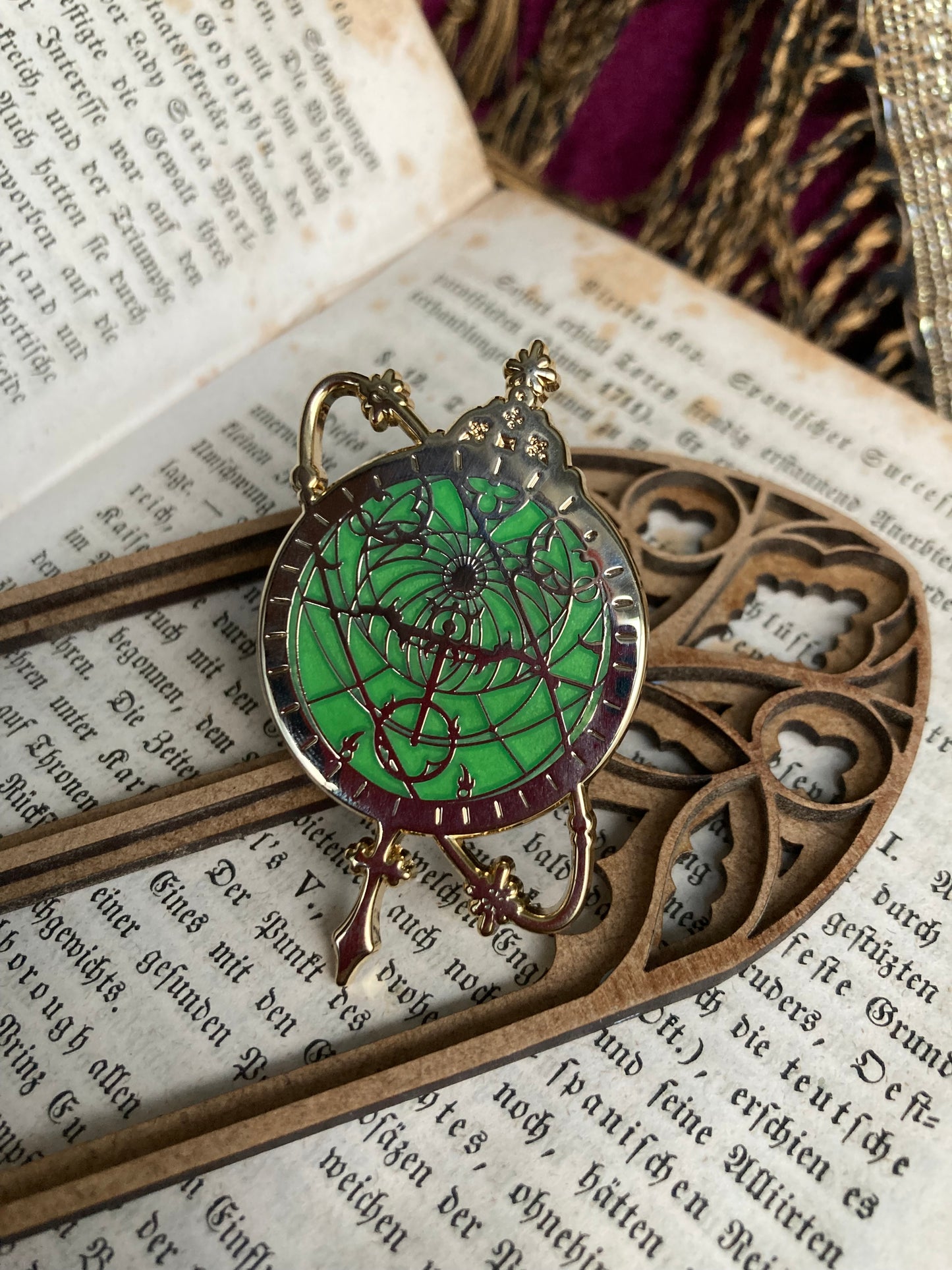 Alchemist's Astrolabe Green