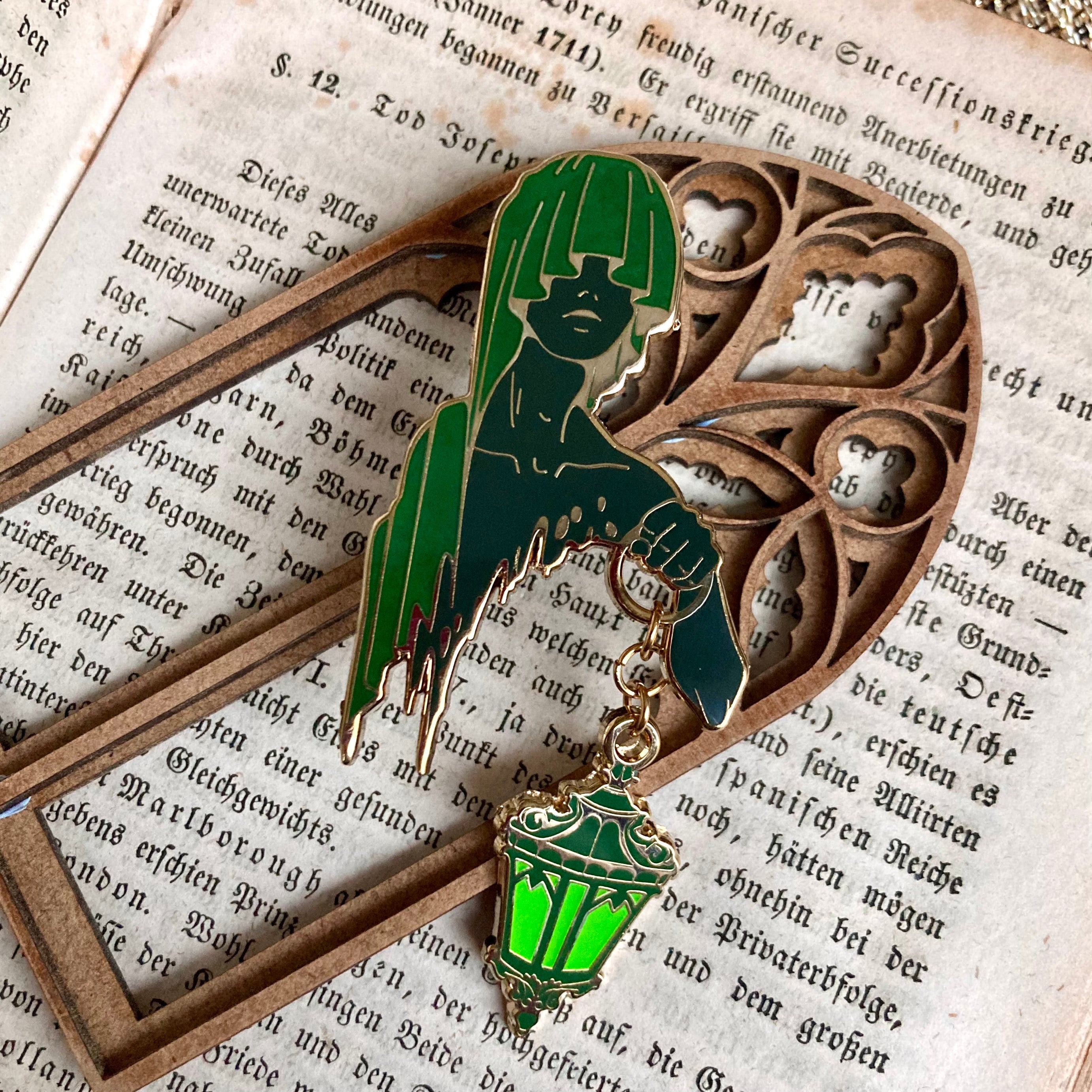 Lantern Bearer in Green - B GRADE